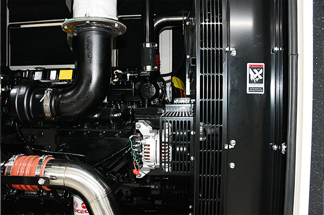 康明斯328kW靜音箱式柴油發電機組3